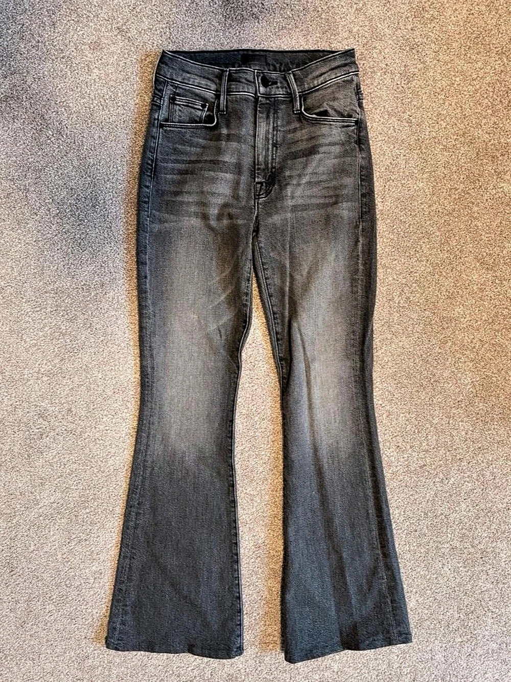 MOTHER High-Waisted The Weekend Flare Hem Jeans in color Wanted